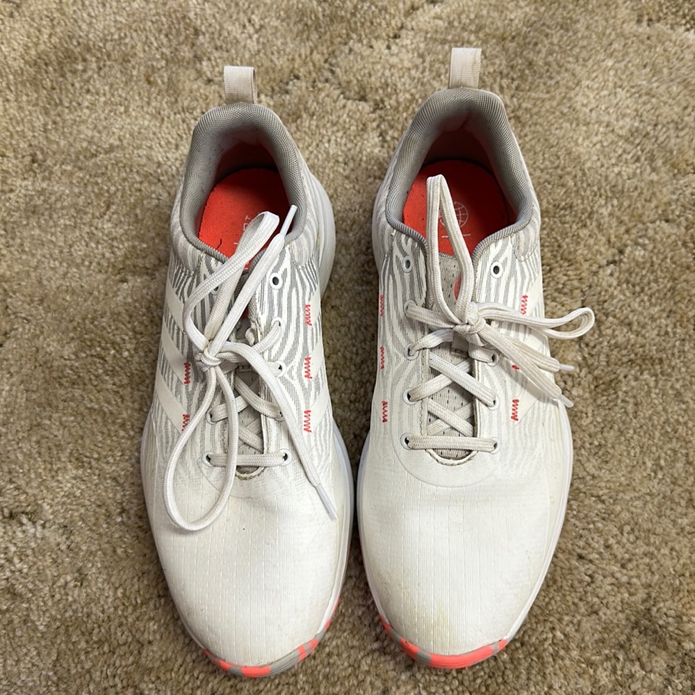 Women’s Adidas S2G Spikeless Golf shoes. Size 9